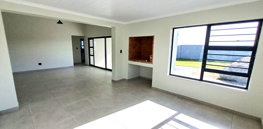 3 Bedroom Property for Sale in Hoogland Western Cape